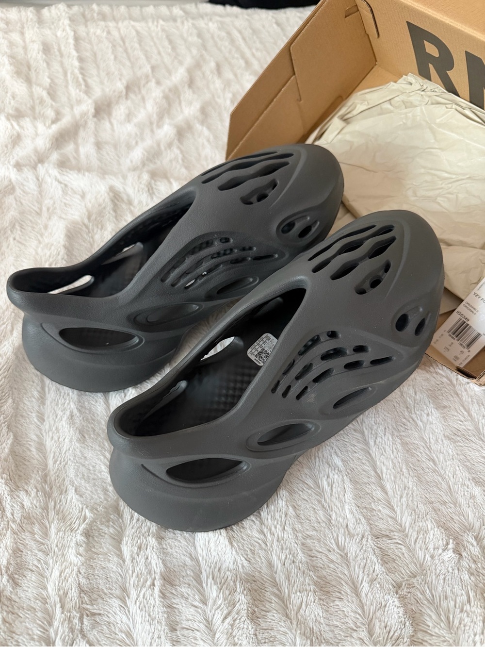 Onyx Yeezy Foam Runner